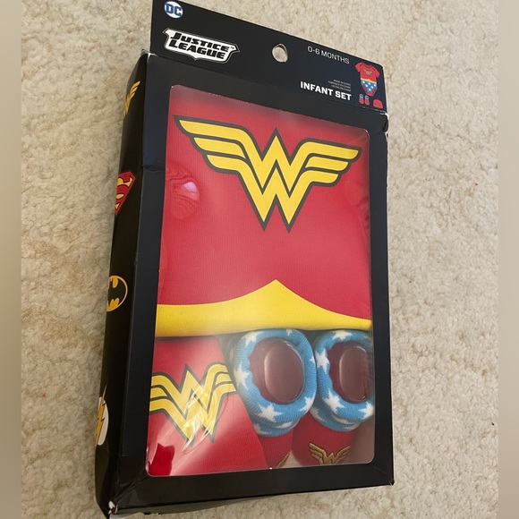 Wonder Woman Infant Halloween Costume 0-6 months - Picture 2 of 4